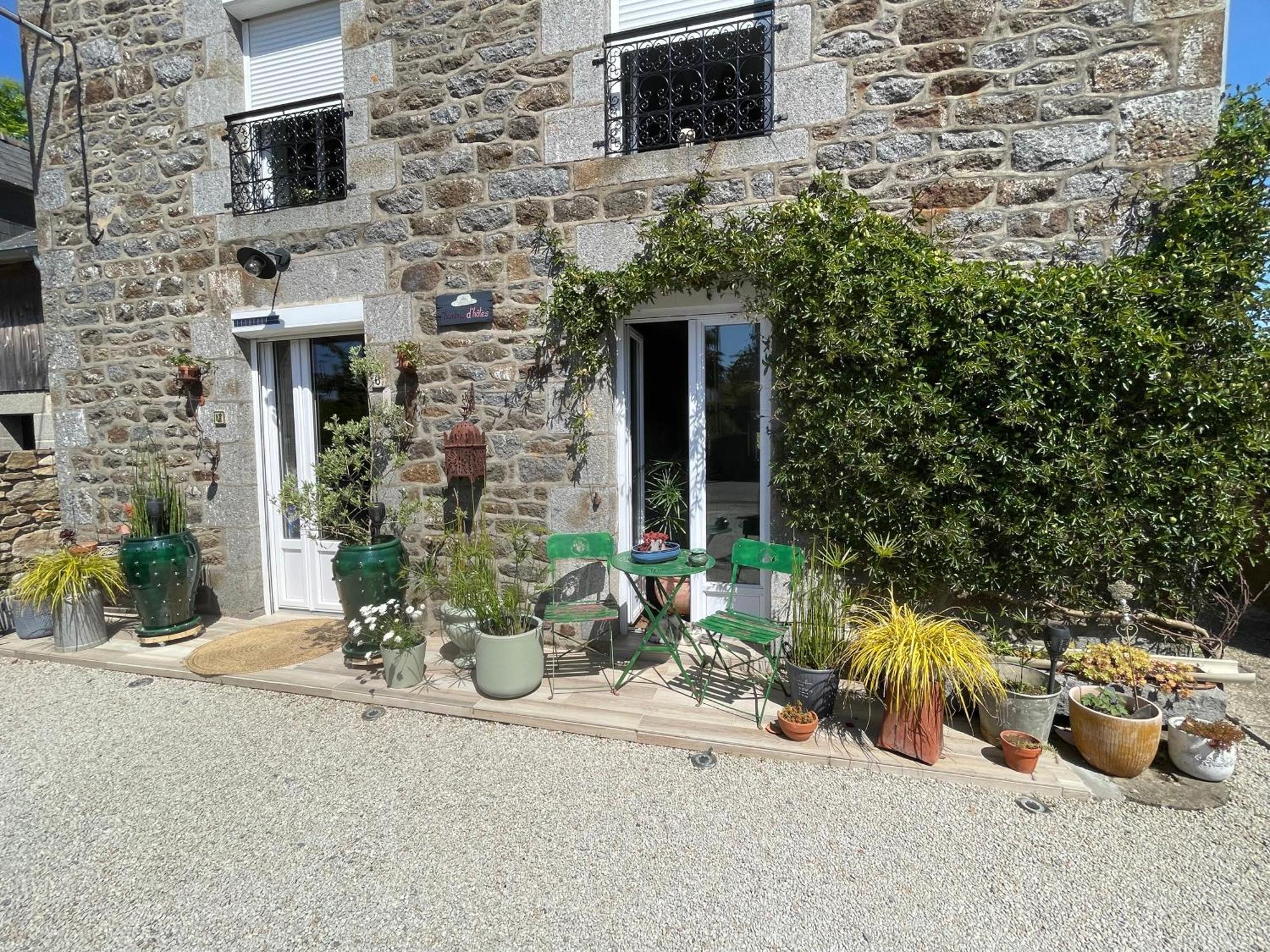 Chez Trotro Apartment Saint-Pierre-de-Plesguen ภายนอก รูปภาพ